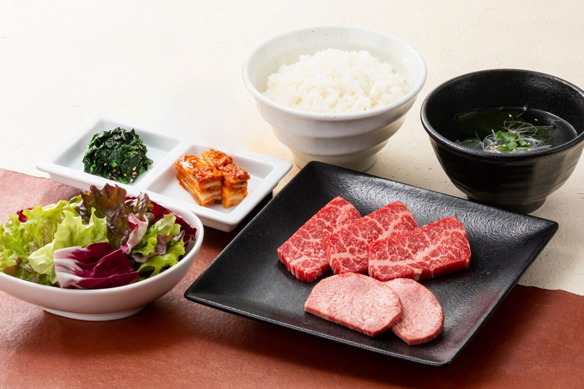 上タン塩と和牛カルビ盛合せセット