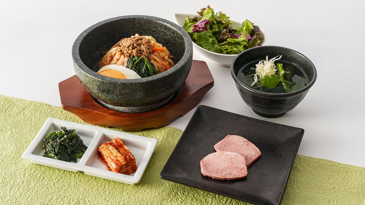 石焼ビビンバと上タン塩ランチ