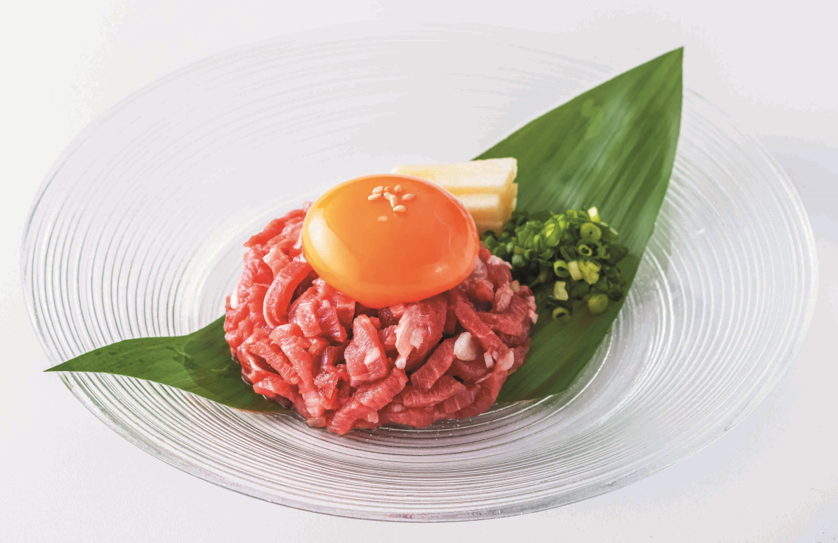 国産牛の冷製ユッケ風仕立て